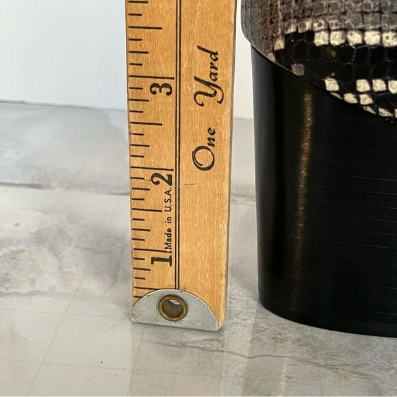 Marc Fisher Gray & Black Embossed Leather Dress Western Ankle Booties Sz 6-EUC - Picture 14 of 15